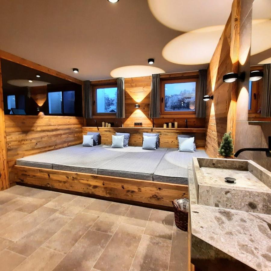 Hahnenkamm Suite Ski-In Ski-Out Direkt An Der Hahnenkammbahn Kitzbühel Esterno foto