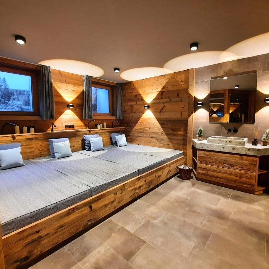 Hahnenkamm Suite Ski-In Ski-Out Direkt An Der Hahnenkammbahn Kitzbühel Esterno foto